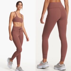 Vuori Women's Leggings in Mauve